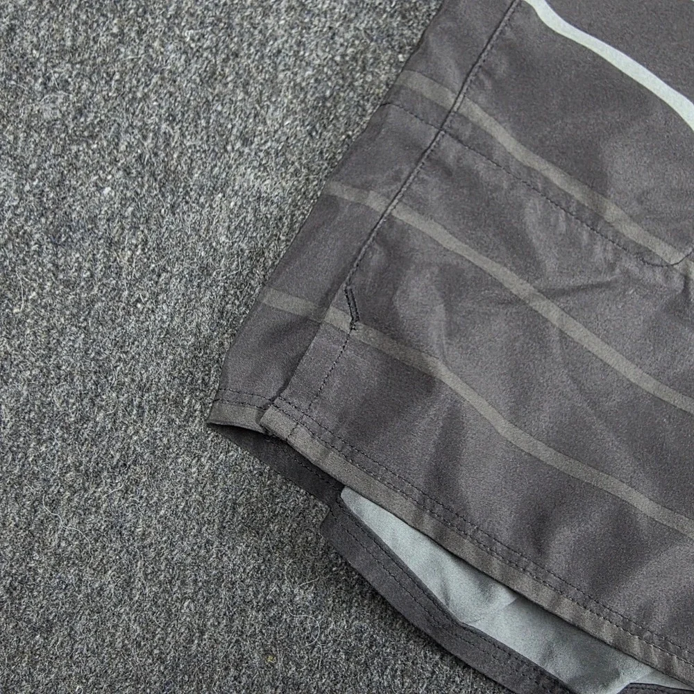 Patagonia Board Shorts Mens 32‎ Grey Striped Scallop Hem Stretch Surf Swim Beach
